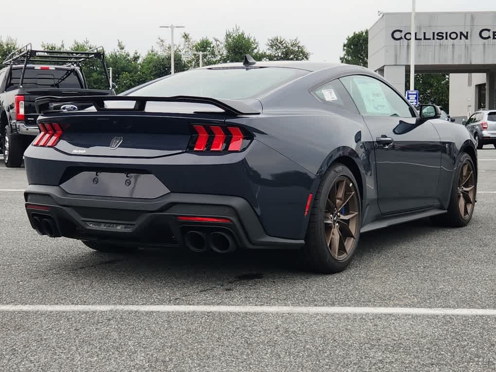 2025 Ford Mustang Dark Horse Deluxe photo 3
