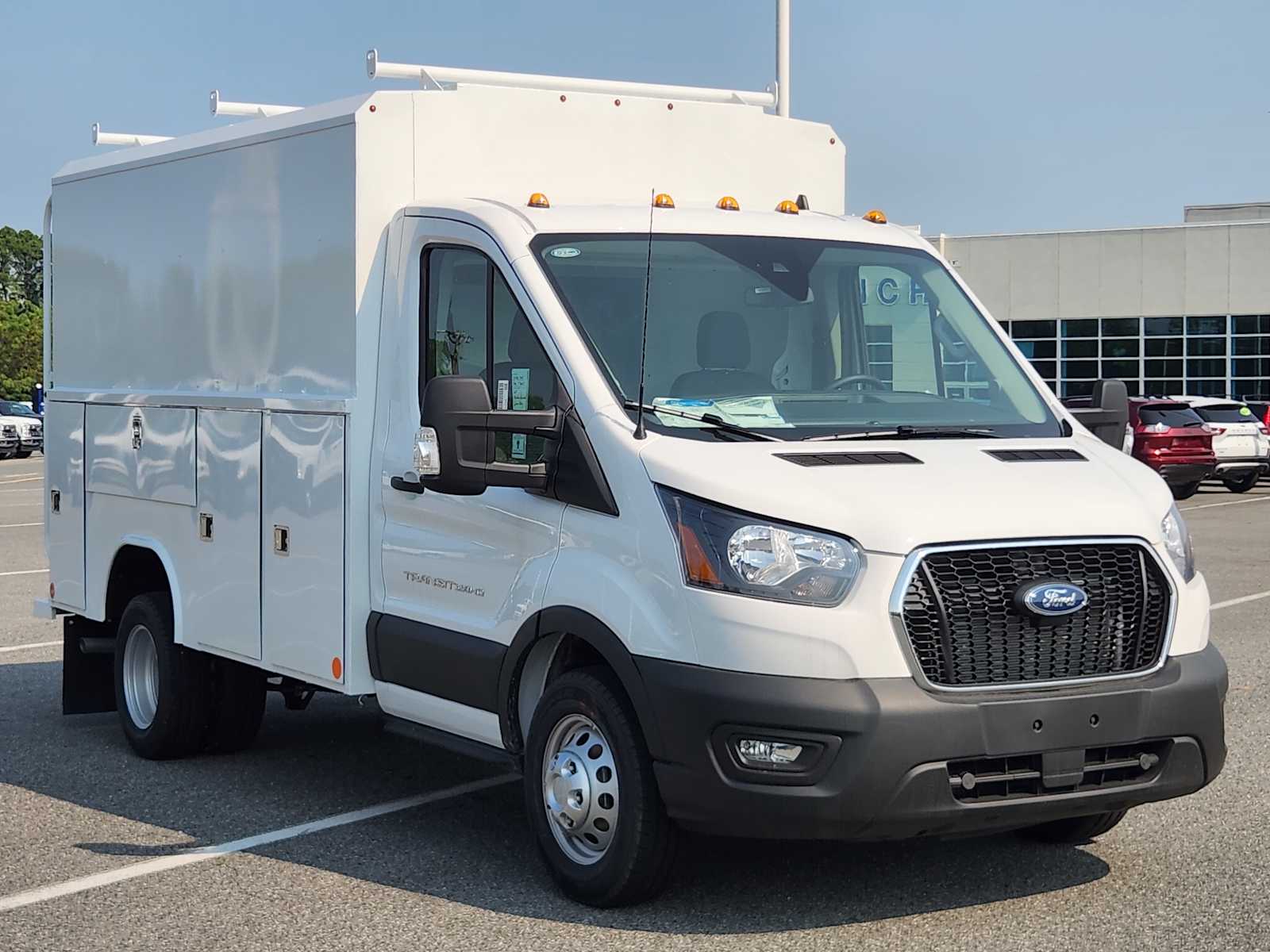 2025 Ford Transit Cutaway photo 2
