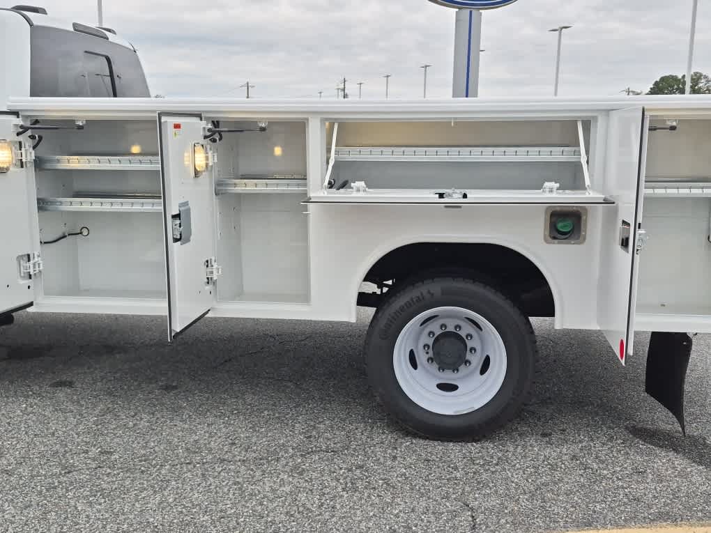 2025 Ford F-450 Super Duty Chassis Cab XL - Photo 16