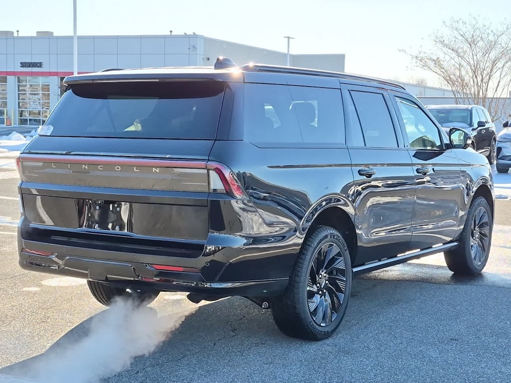 2026 Lincoln Navigator L photo 3