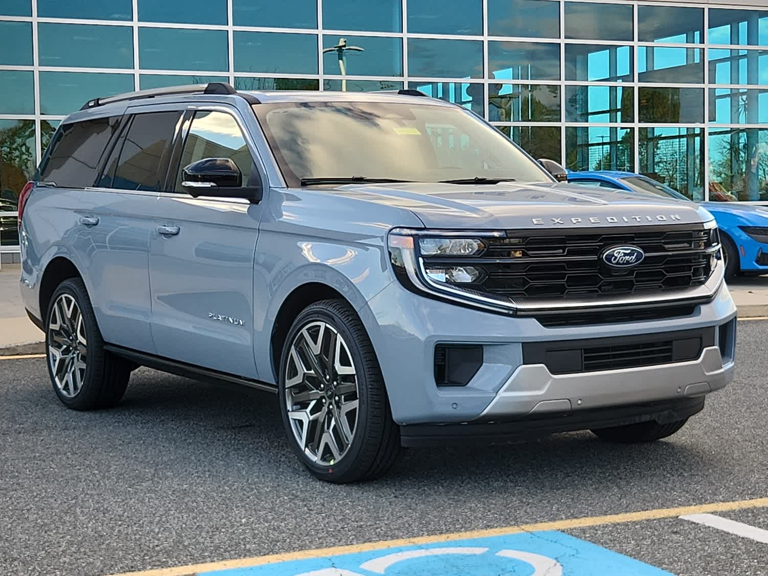 2025 Ford Expedition Platinum photo 2