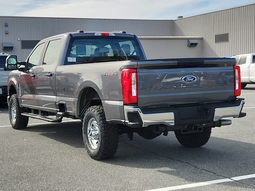 2025 Ford F-350 XL photo 4