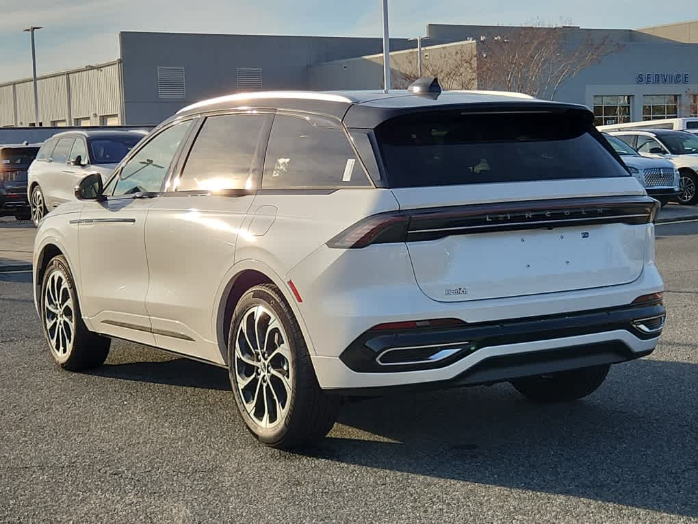 2026 Lincoln Nautilus Reserve photo 2