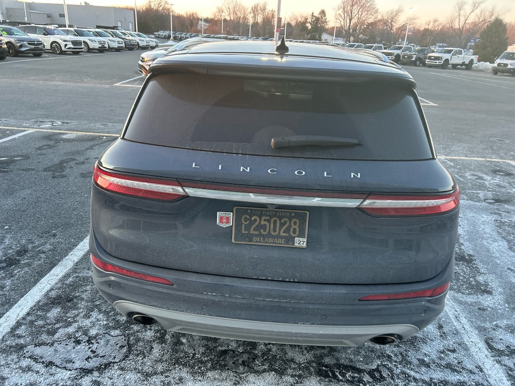 2022 Lincoln Corsair Standard photo 3