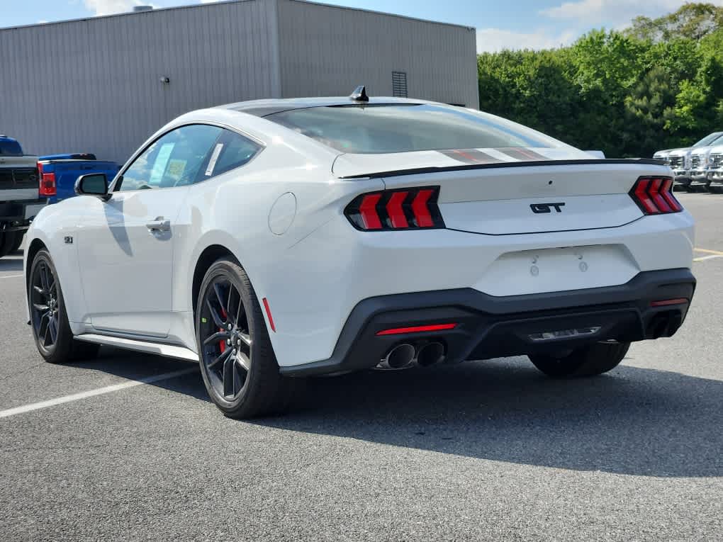 2025 Ford Mustang GT Premium photo 4