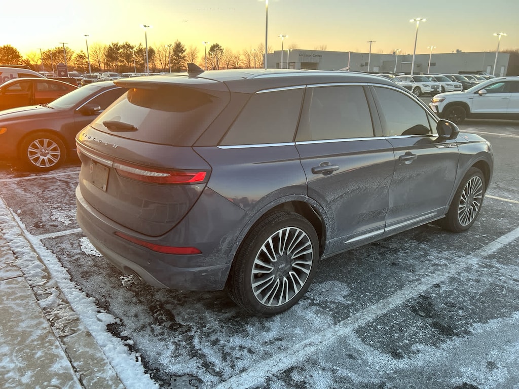 2022 Lincoln Corsair Standard photo 4