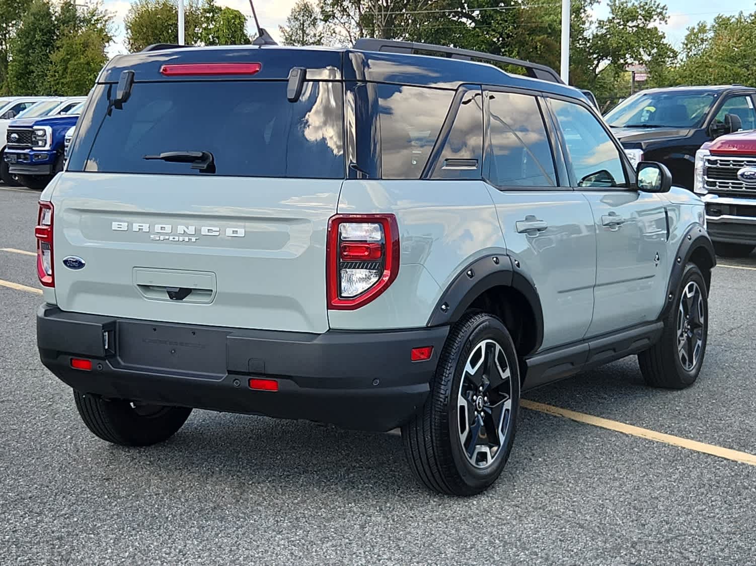 2021 Ford Bronco Sport Outer Banks photo 2