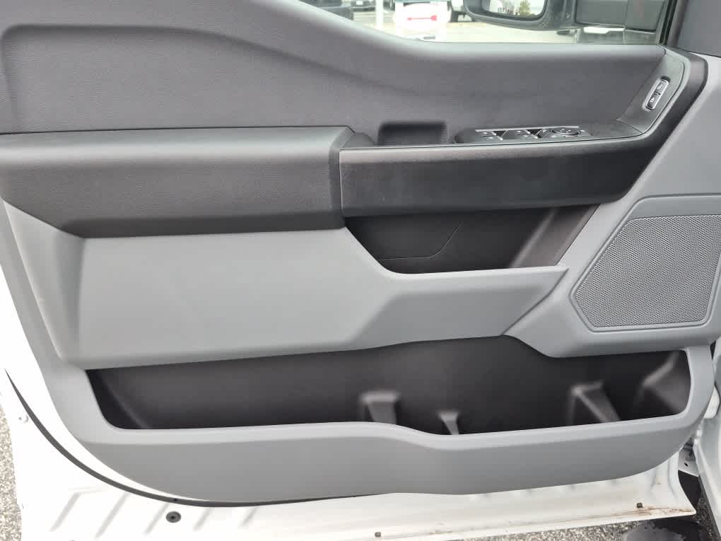 2025 Ford F-450 Super Duty Chassis Cab XL - Photo 8