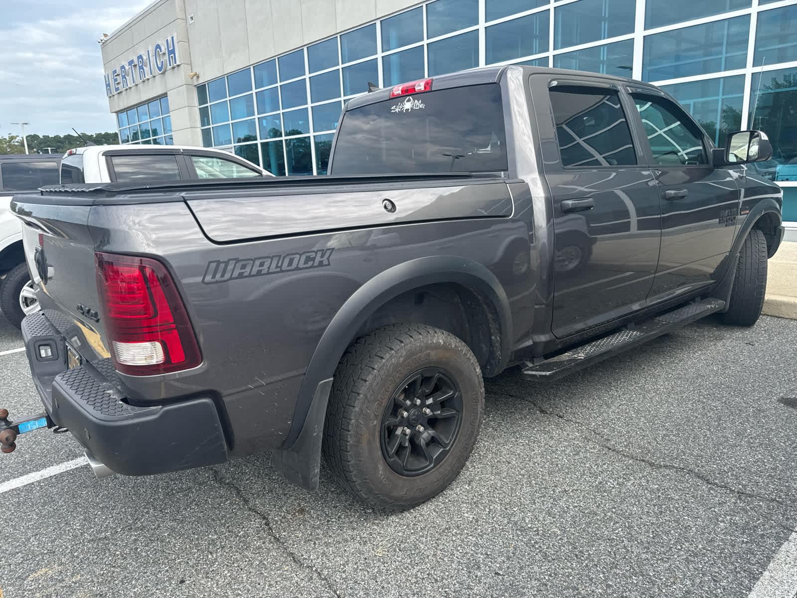 2021 Ram 1500 Classic SLT photo 4