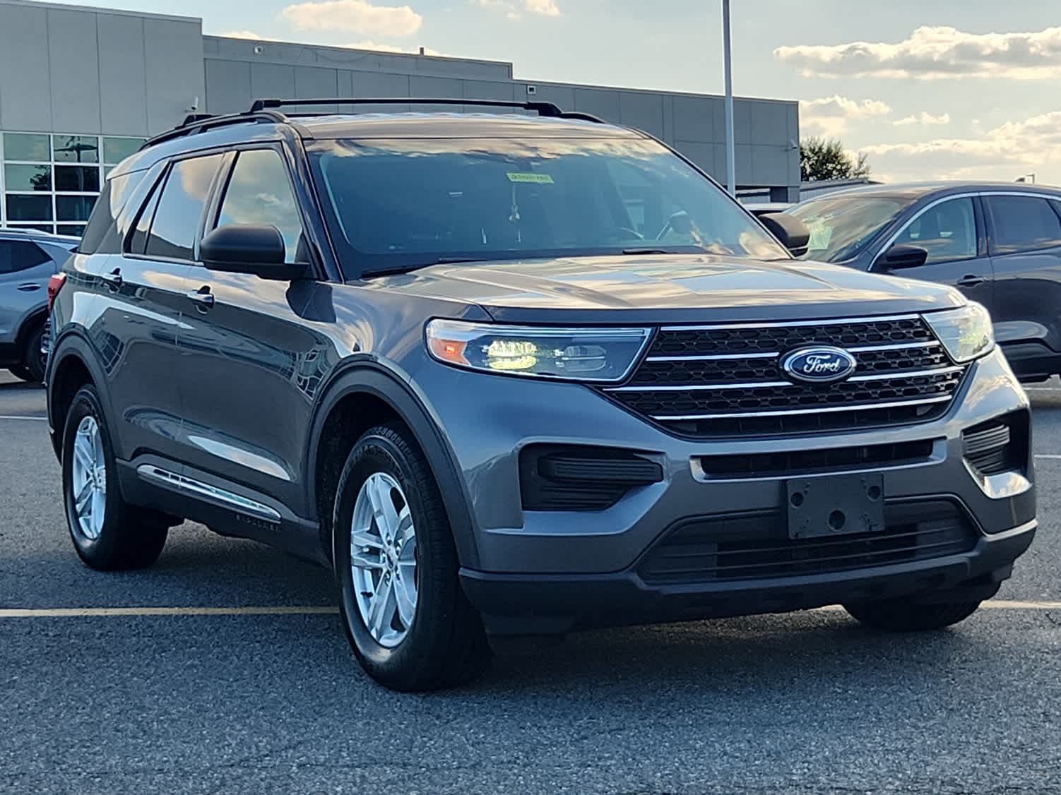 2021 Ford Explorer XLT photo 2