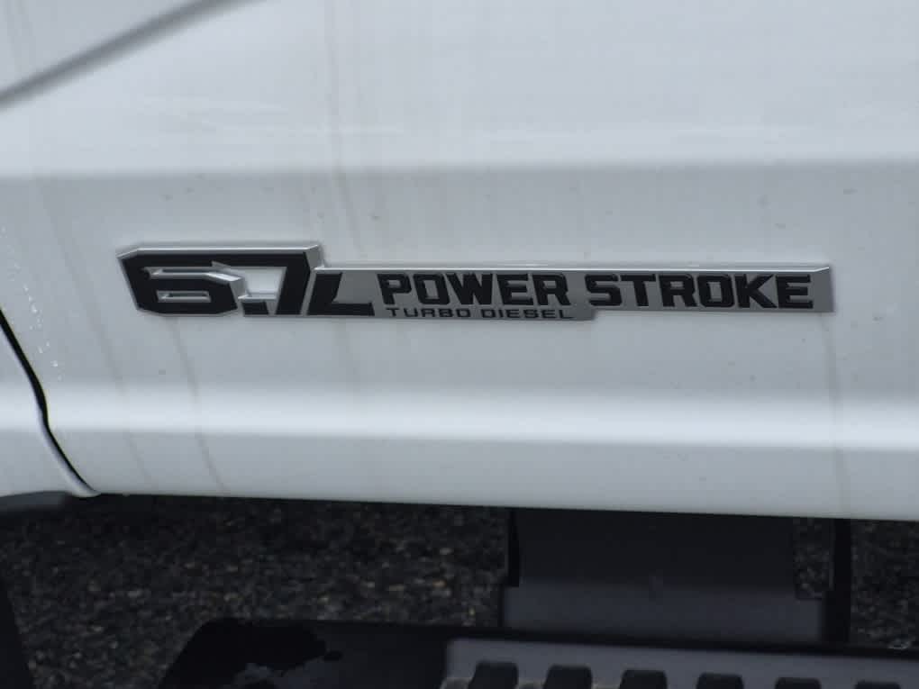 2025 Ford F-450 Super Duty Chassis Cab XL - Photo 18