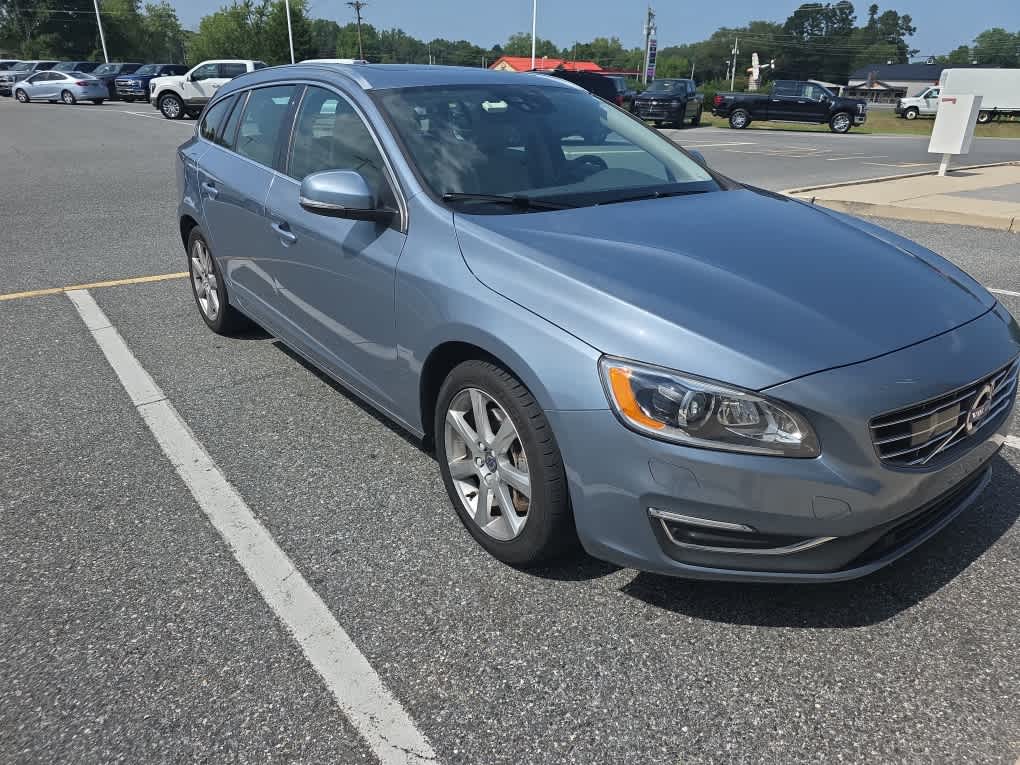 Used 2017 Volvo V60 Platinum with VIN YV140MSM0H1359437 for sale in Milford, DE