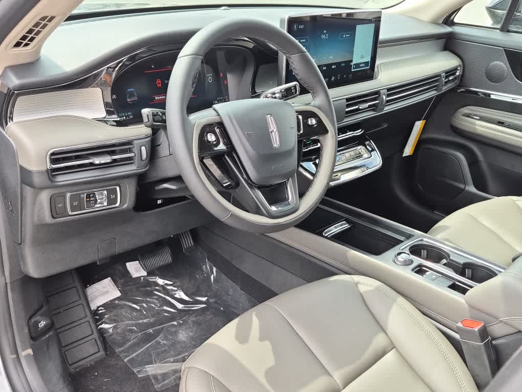 2026 Lincoln Corsair Premiere - Photo 11