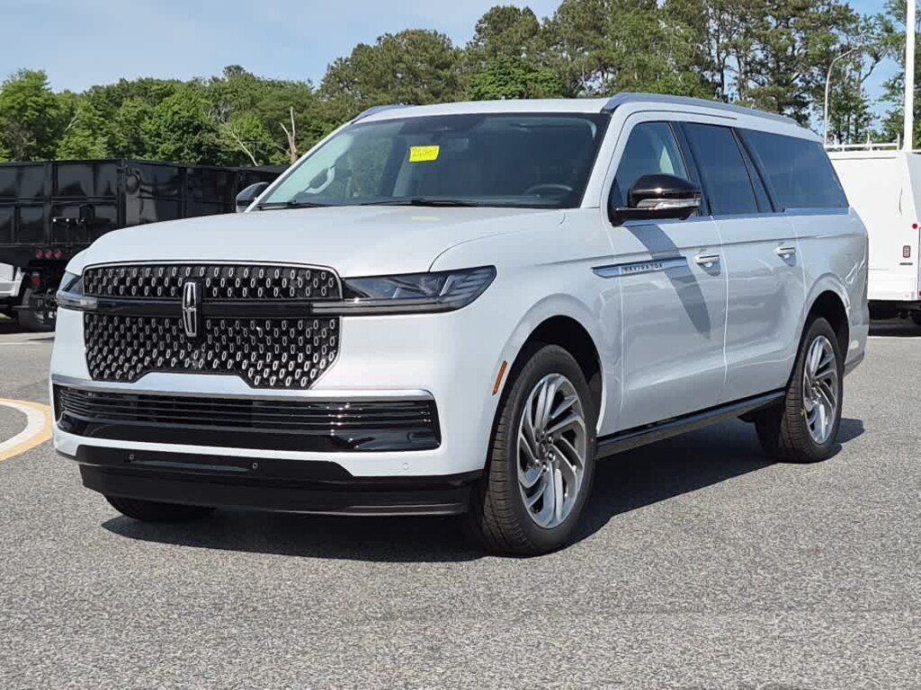 New 2026 Lincoln Navigator L Reserve 4x4