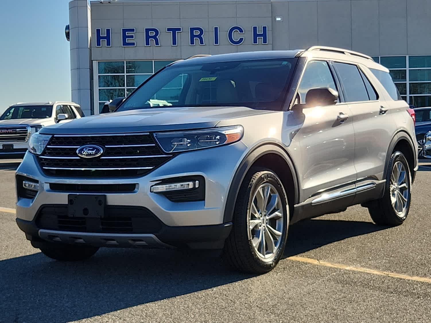 2022 Ford Explorer XLT's photo