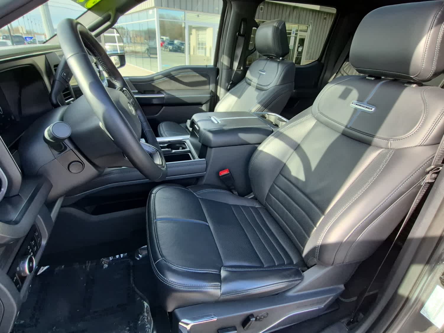 2025 Ford F-250 Super Duty Platinum - Photo 11