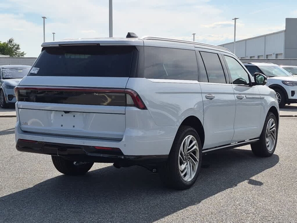 New 2026 Lincoln Navigator L Reserve 4x4