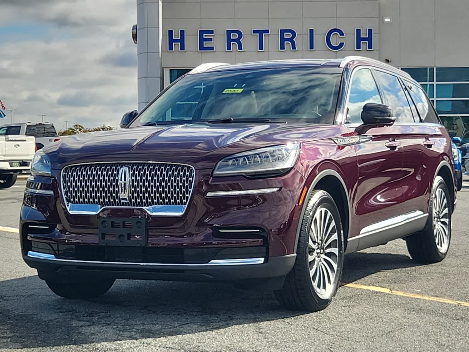 2022 Lincoln Aviator Base's photo