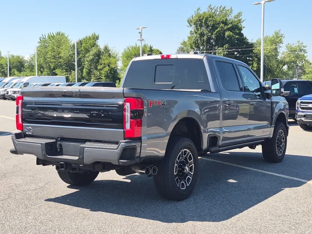 Used 2025 Ford Super Duty F-250 Pickup Platinum 4WD Crew Cab 6.75 Box Truck Crew Cab