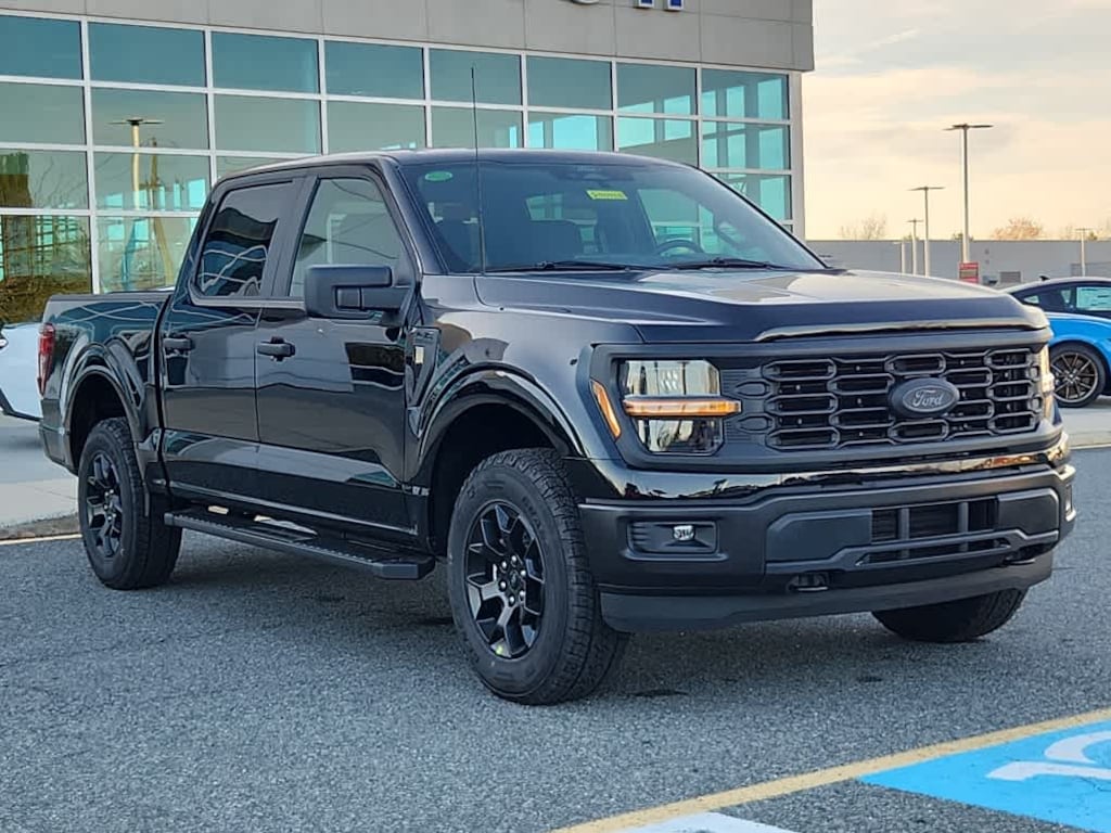 New 2025 Ford F-150 STX 4WD Supercrew 5.5 Box 4WD SuperCrew 5.5 Box