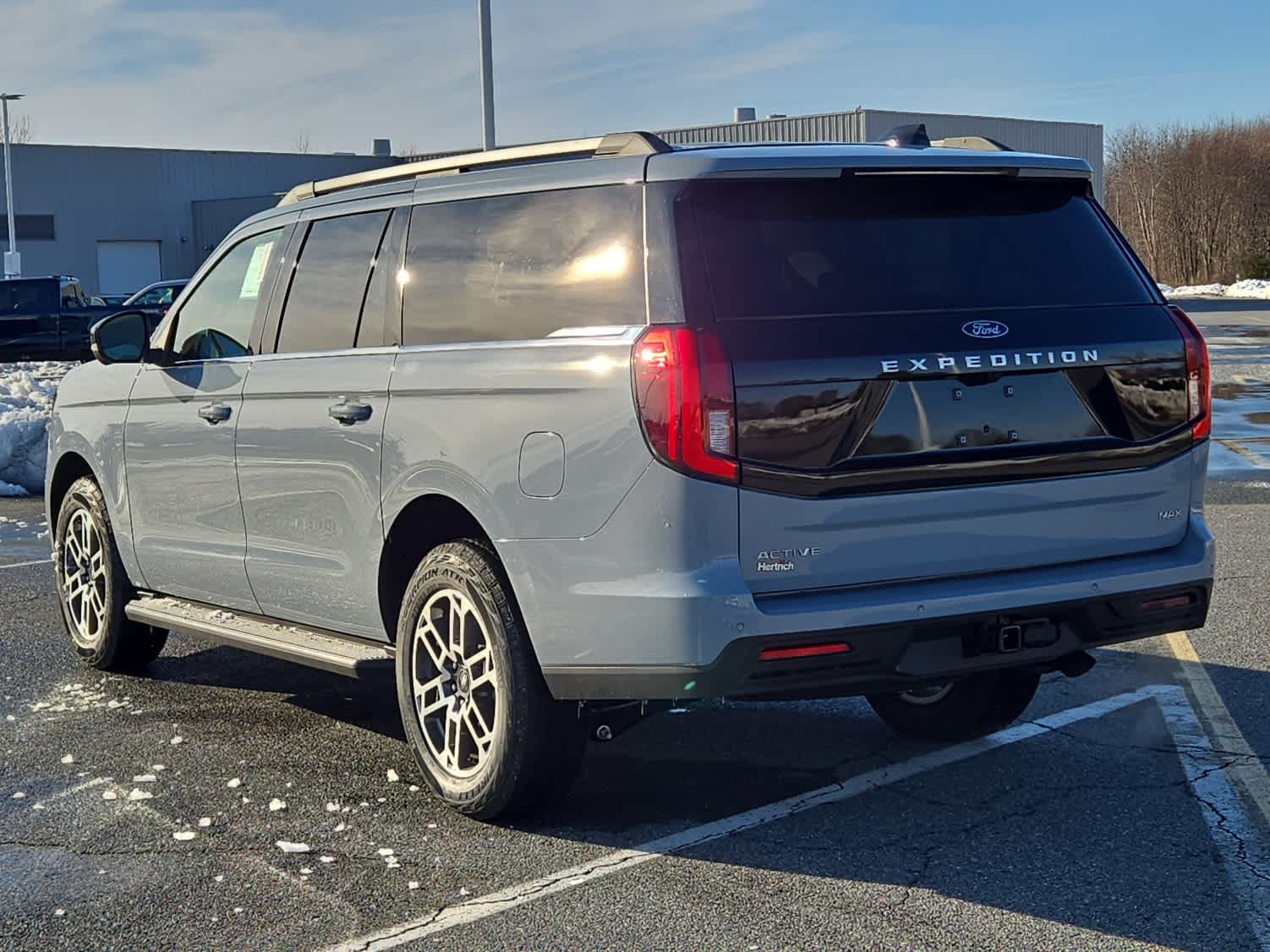 View vehicle photo 4