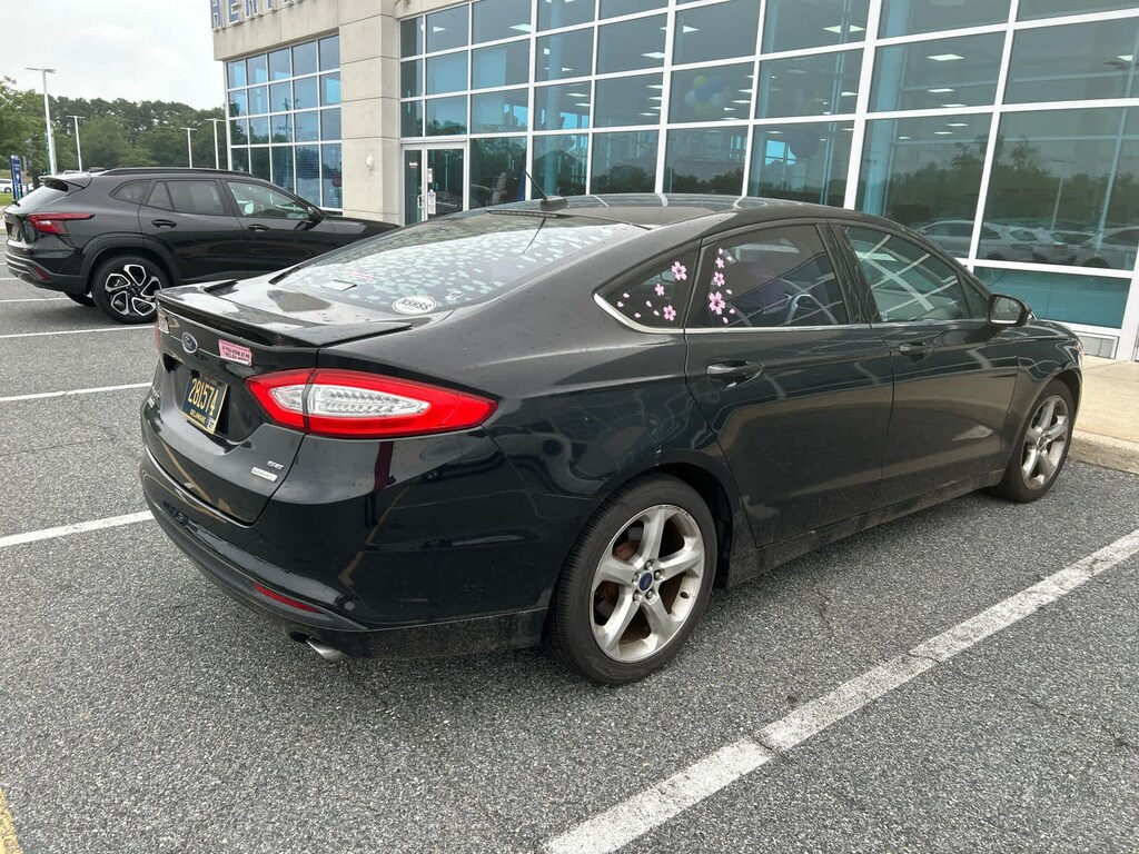 Used 2014 Ford Fusion SE Sedan