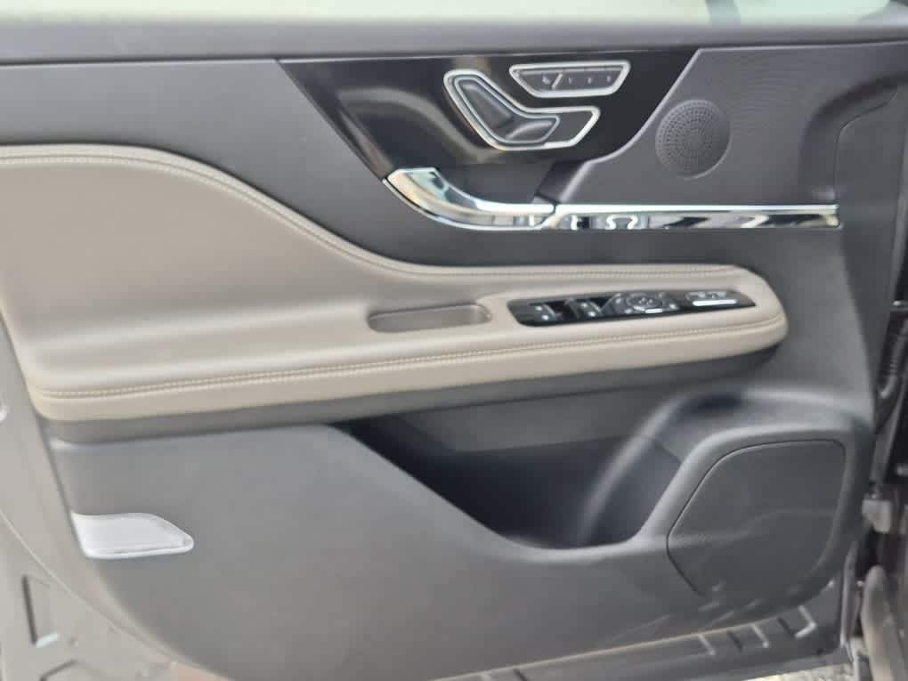 2026 Lincoln Corsair Premiere - Photo 9