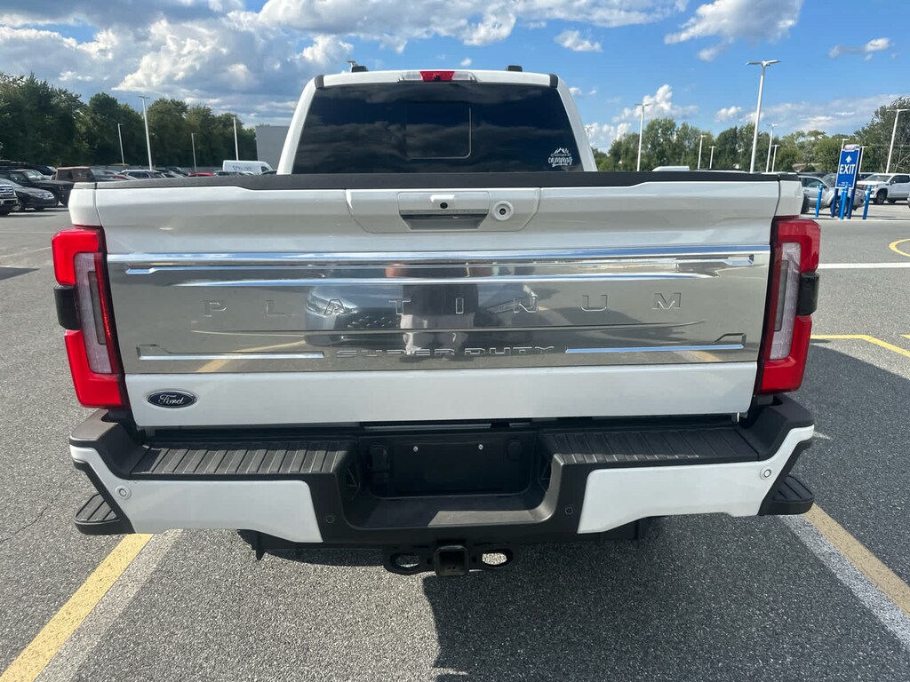 Used 2024 Ford Super Duty F-250 SRW Platinum 4WD Crew Cab 6.75 Box Truck Crew Cab