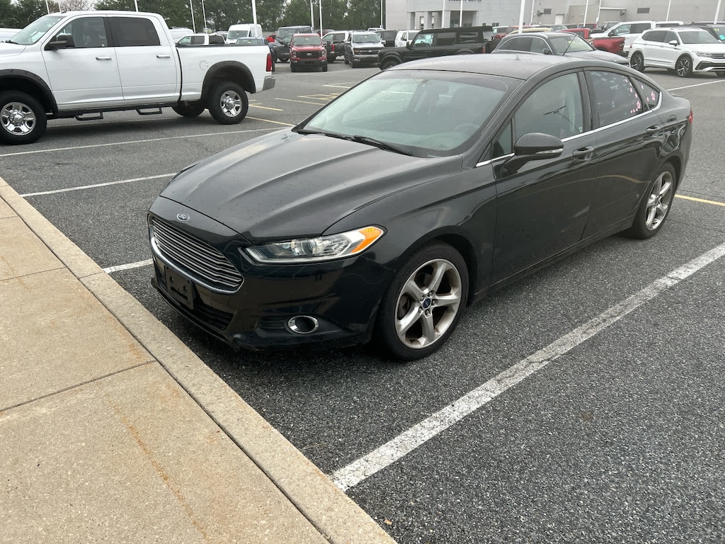 Used 2014 Ford Fusion SE Sedan