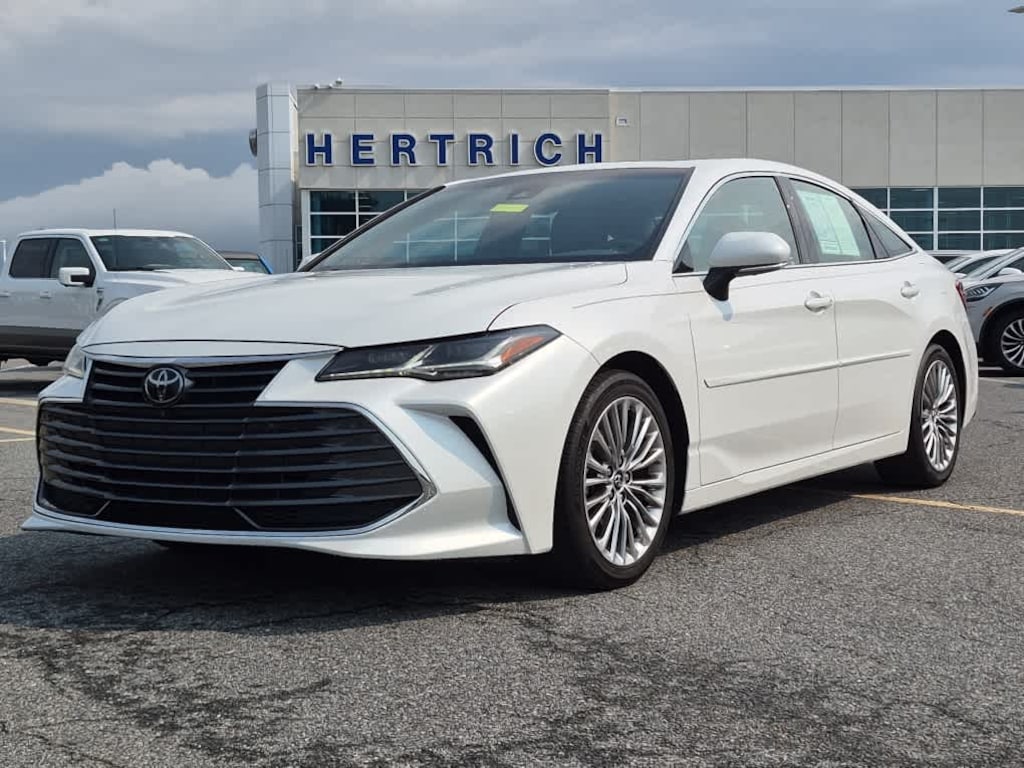 Used 2019 Toyota Avalon Limited Sedan