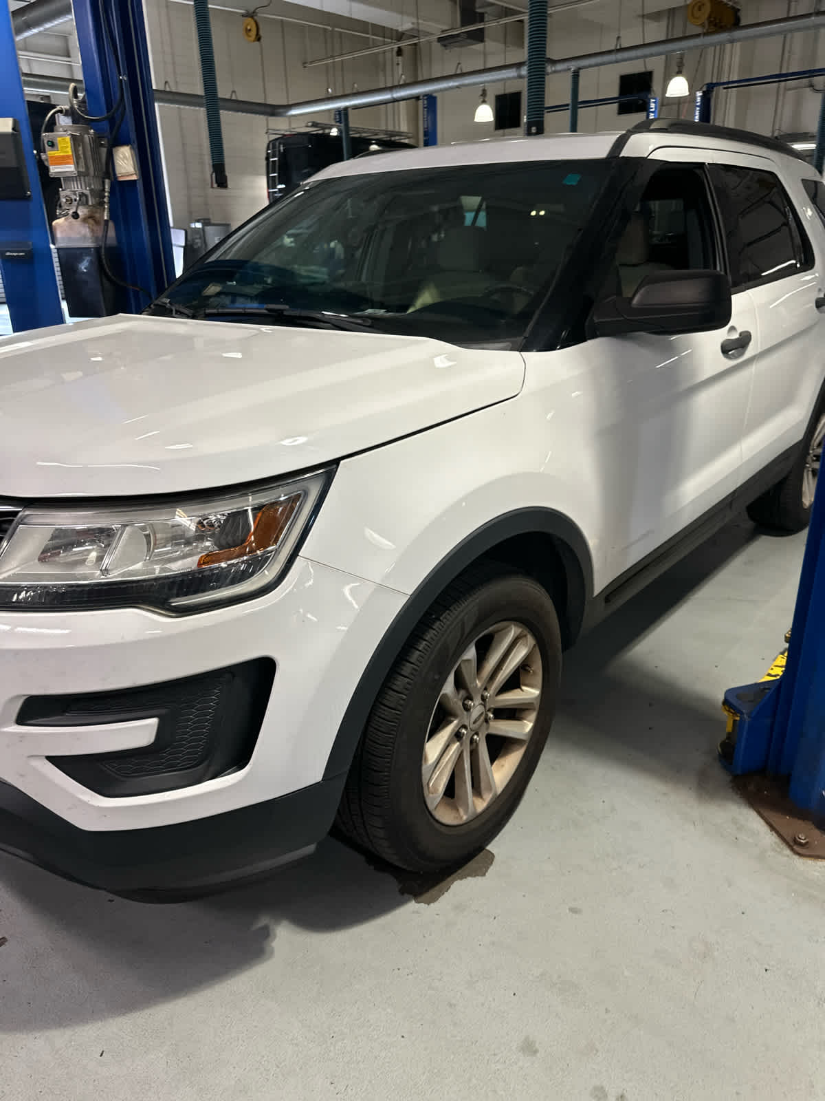 Used 2017 Ford Explorer Base with VIN 1FM5K8BH5HGA31132 for sale in Milford, DE