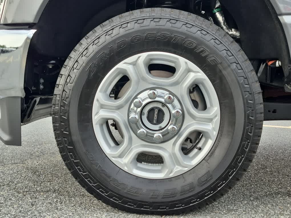 2026 Ford F-350 Super Duty XLT - Photo 6