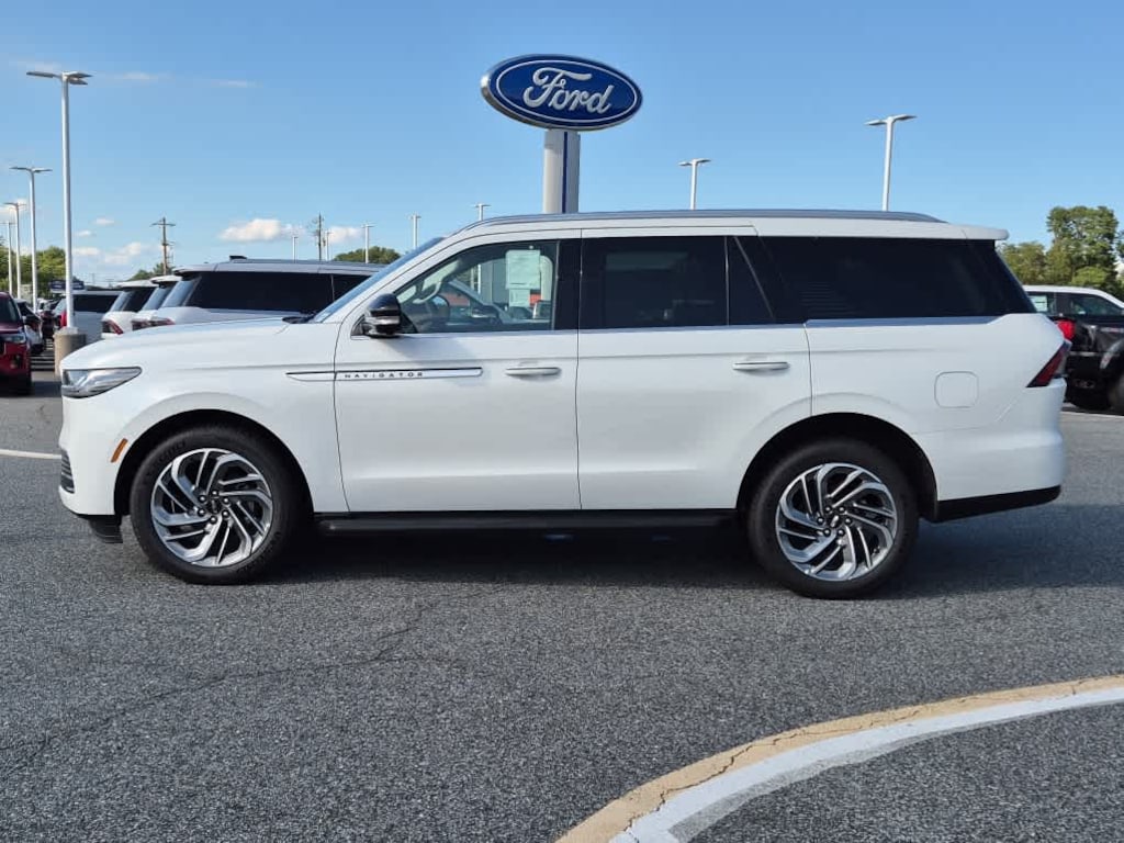 New 2026 Lincoln Navigator Premiere 4x4