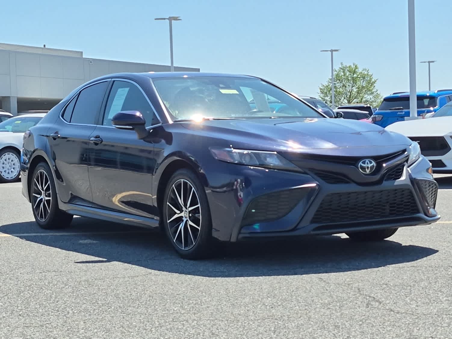 Used 2022 Toyota Camry SE with VIN 4T1G11AK2NU654169 for sale in Milford, DE
