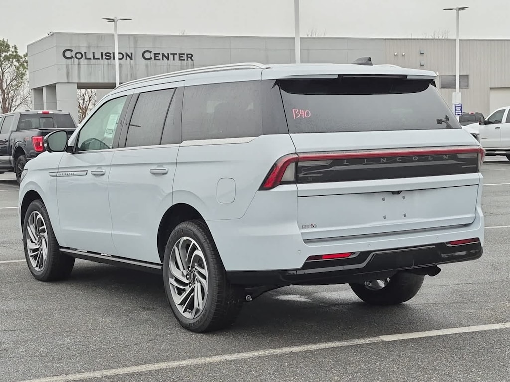 New 2026 Lincoln Navigator Reserve 4x4