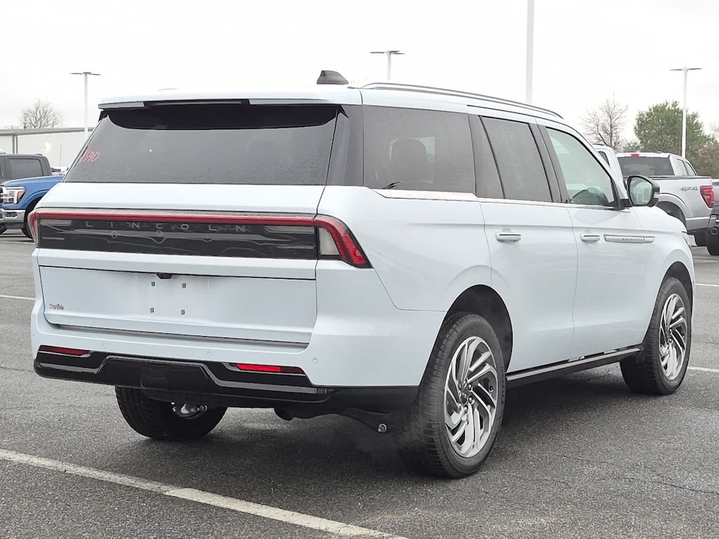 New 2026 Lincoln Navigator Reserve 4x4