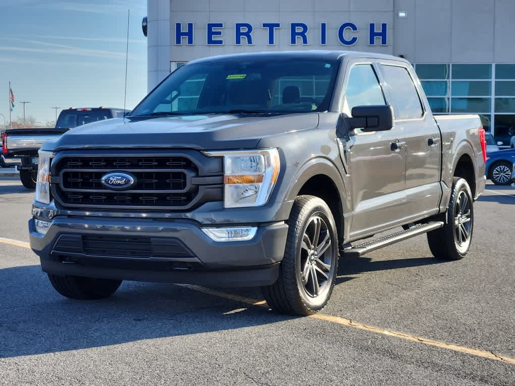 2021 Ford F-150 XLT's photo