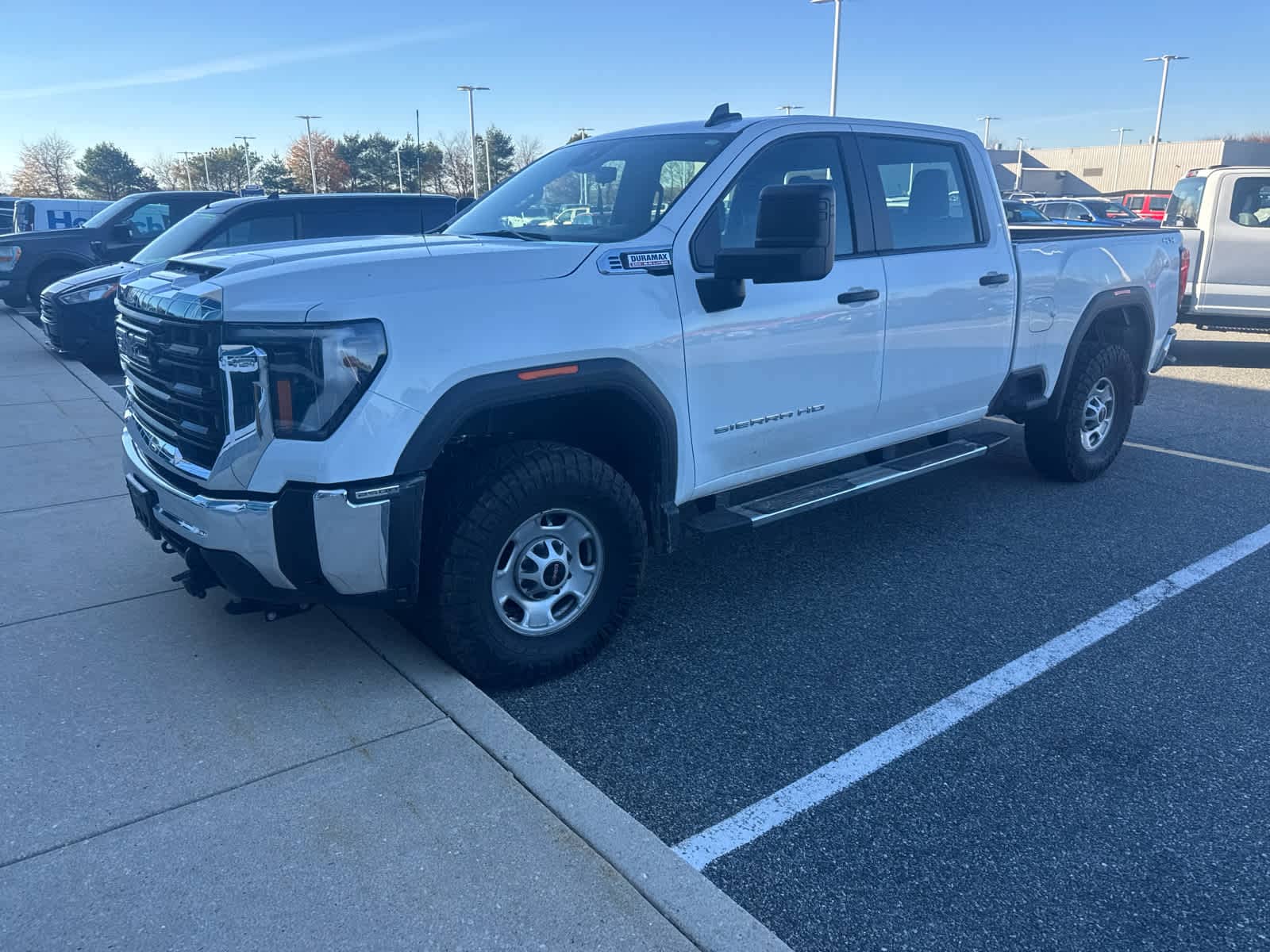 2024 GMC Sierra 2500HD Pro's photo