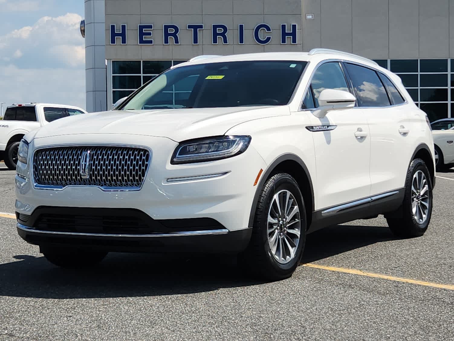 2022 Lincoln Nautilus Standard