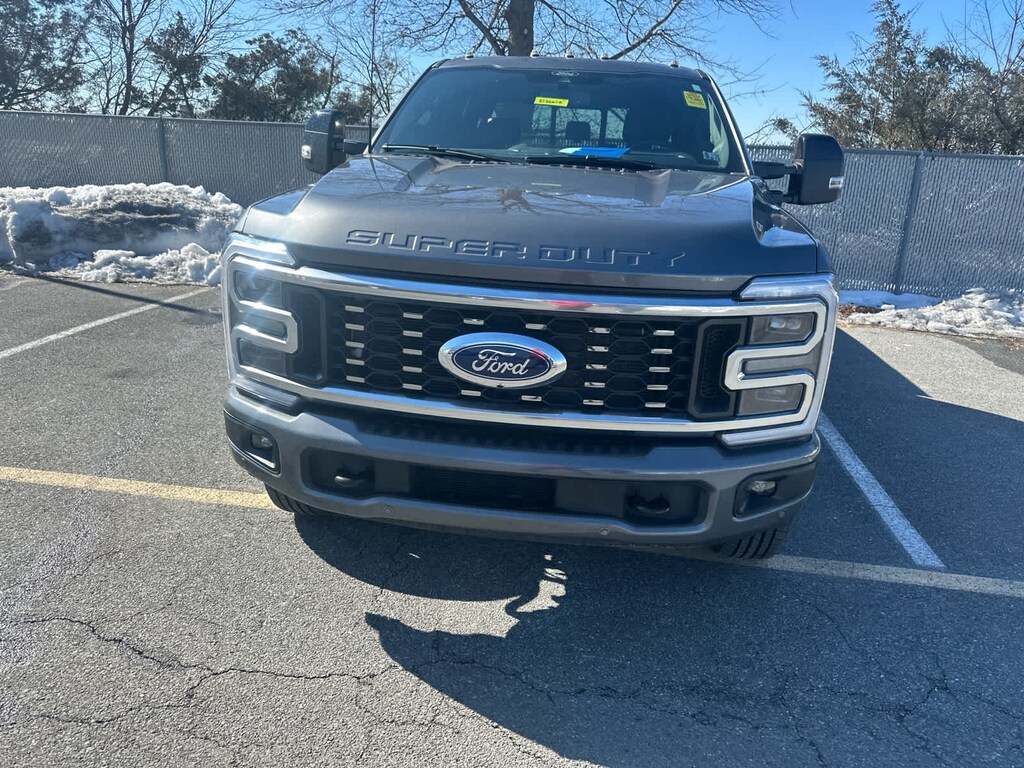Used 2025 Ford Super Duty F-350 DRW Platinum 4WD Crew Cab 8 Box Truck Crew Cab