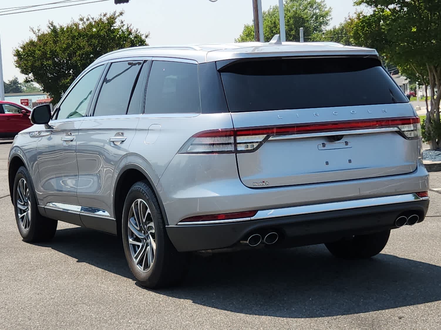2020 Lincoln Aviator Standard photo 2