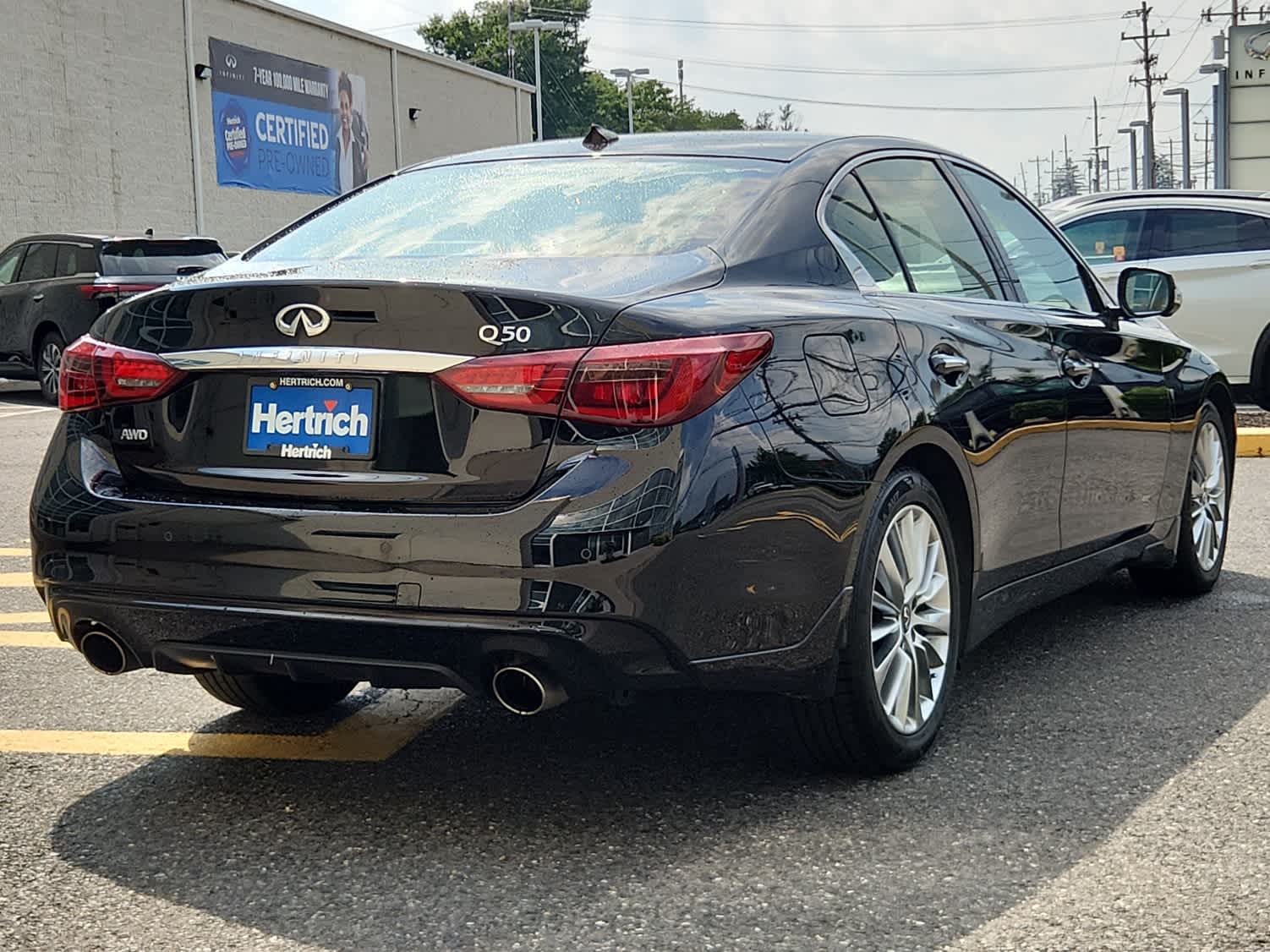 2022 Infiniti Q50 LUXE AWD photo 3