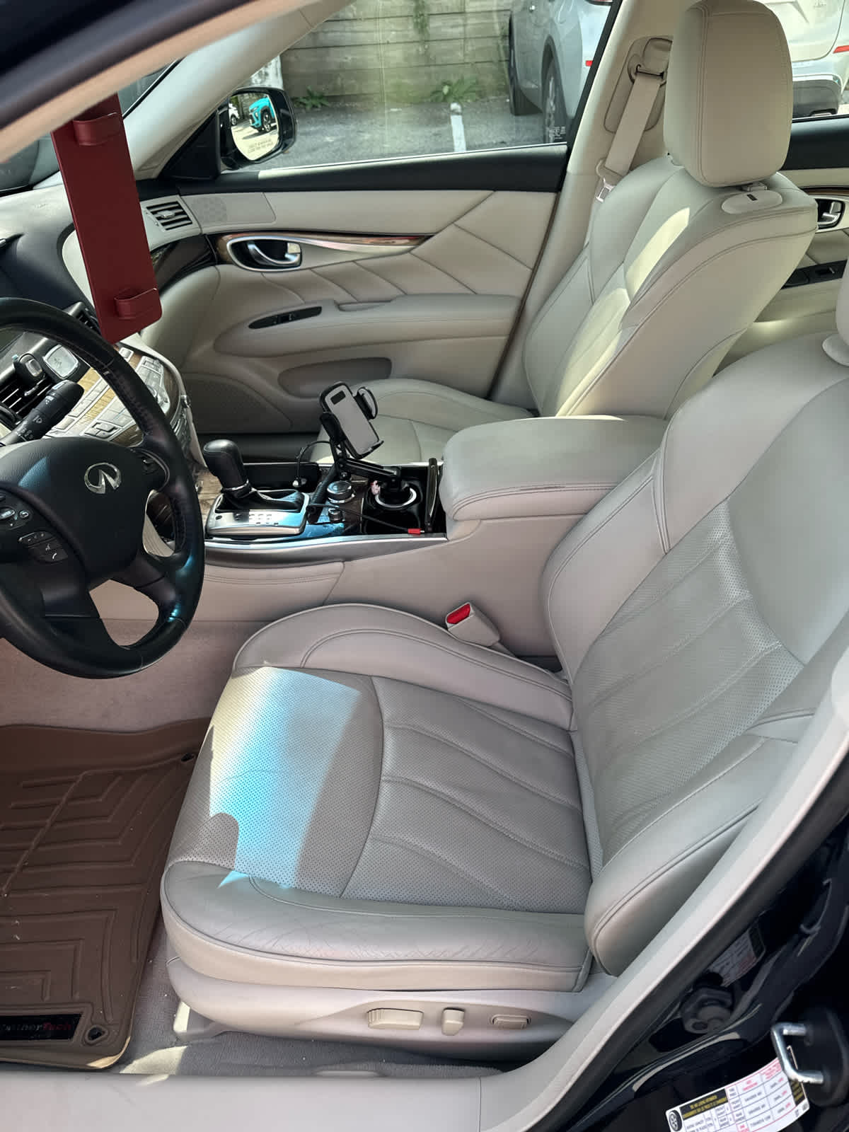 2016 Infiniti Q70L AWD photo 4