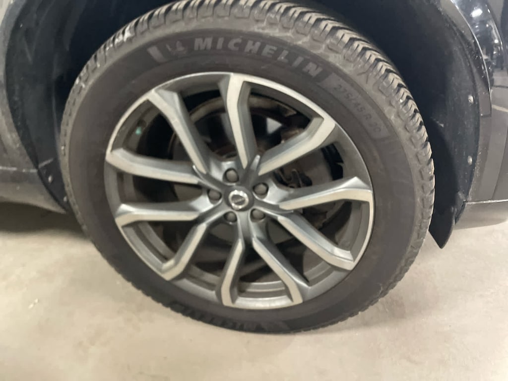 Used 2017 Volvo XC90 Momentum T6 AWD 7-Passenger