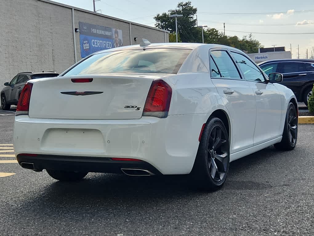 2021 Chrysler 300 LX photo 3