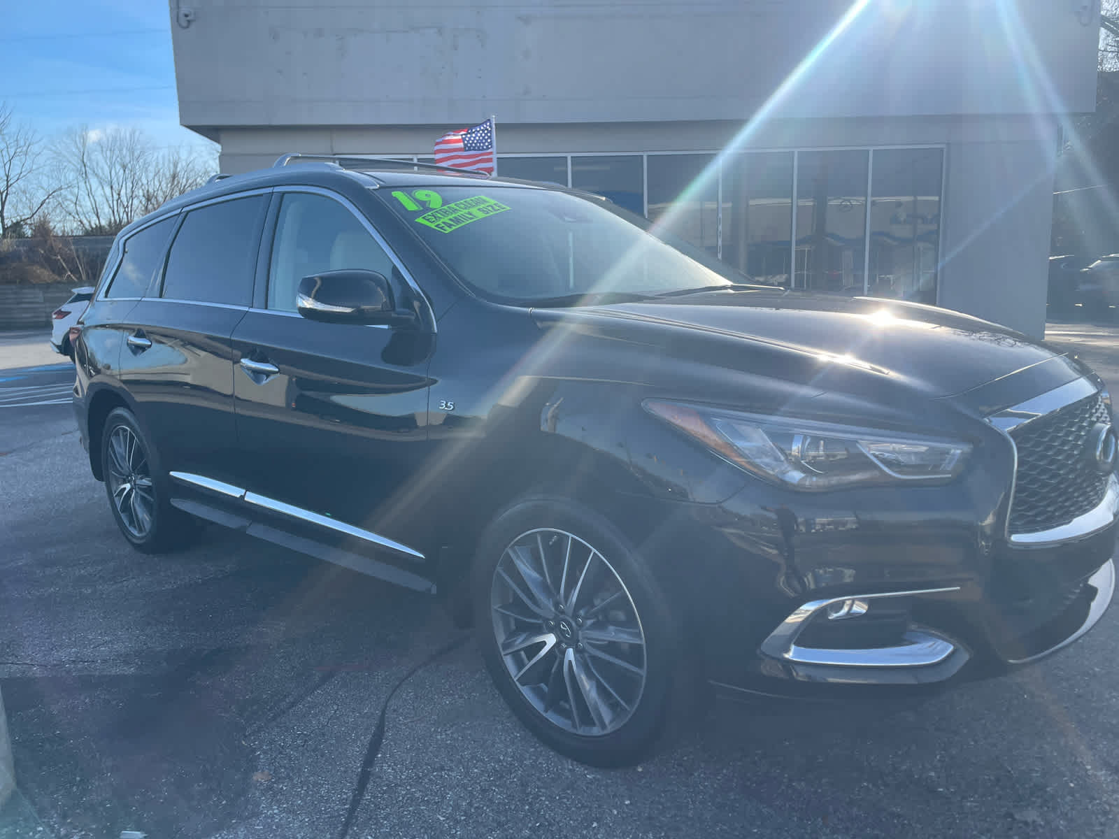 2019 Infiniti QX60 Luxe AWD photo 3