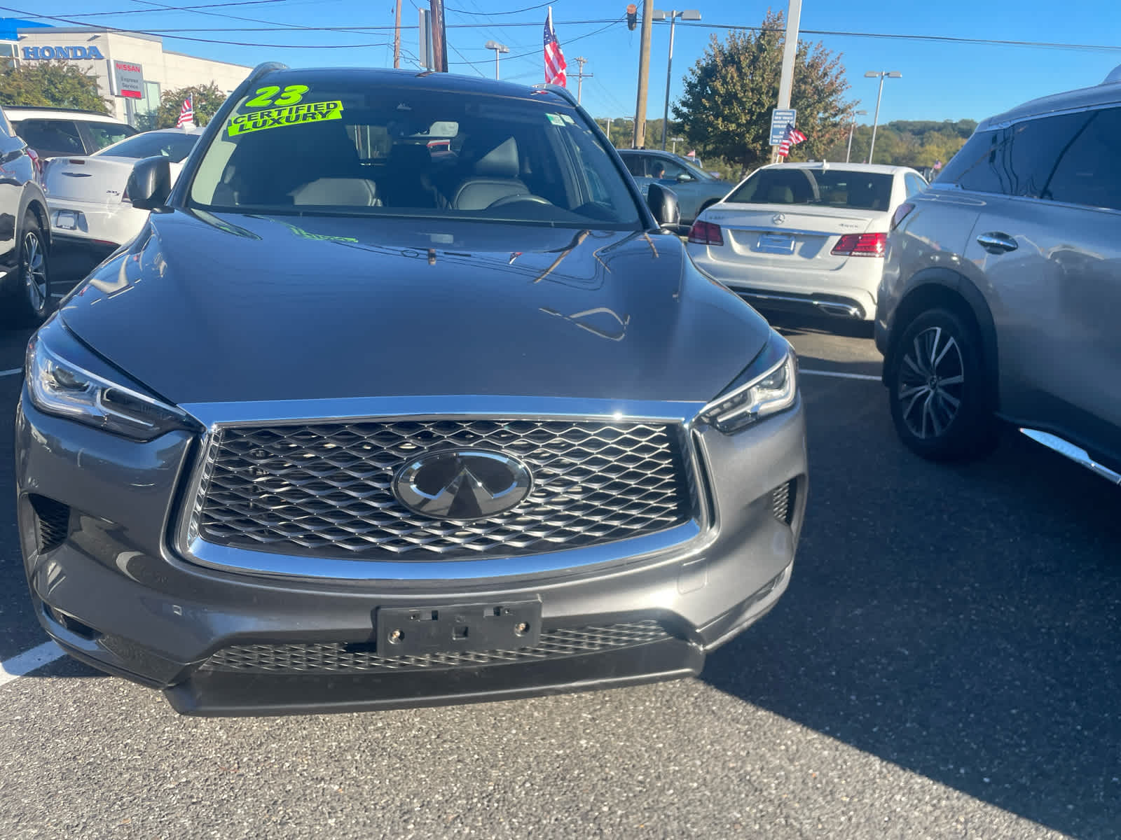 2023 Infiniti QX50 Luxe AWD photo 2