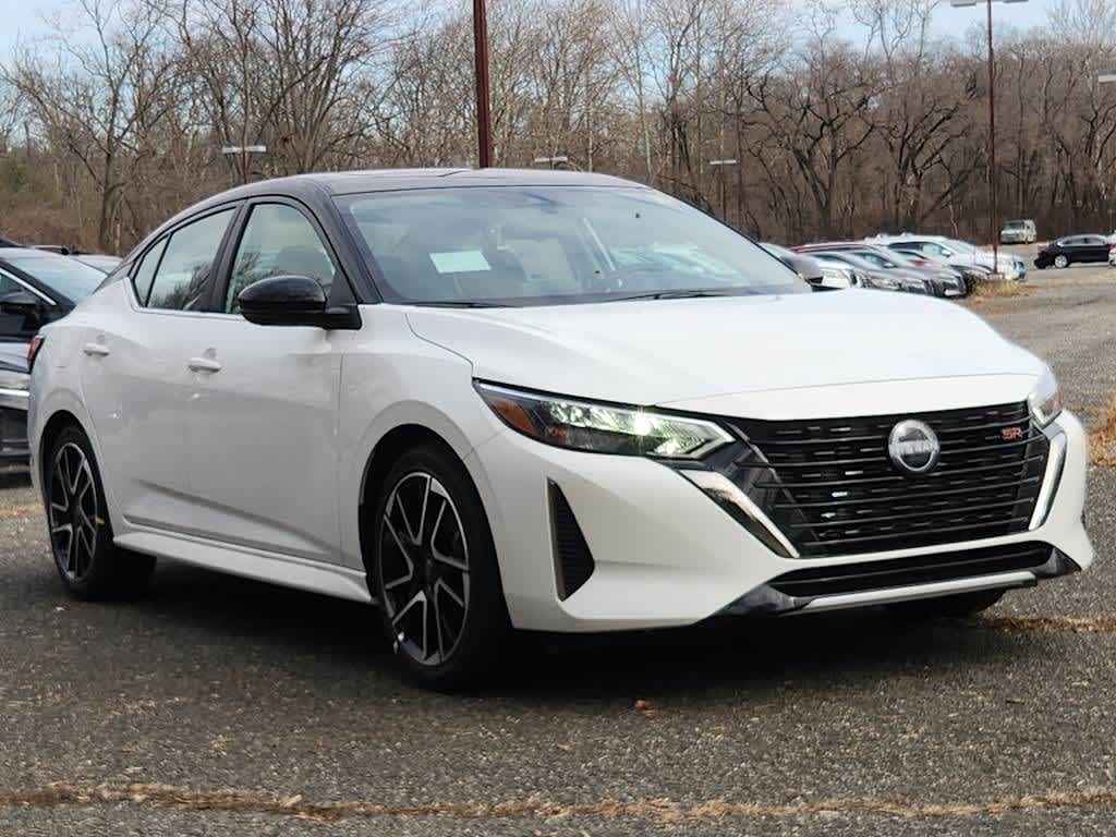 2025 Nissan Sentra SR photo 2