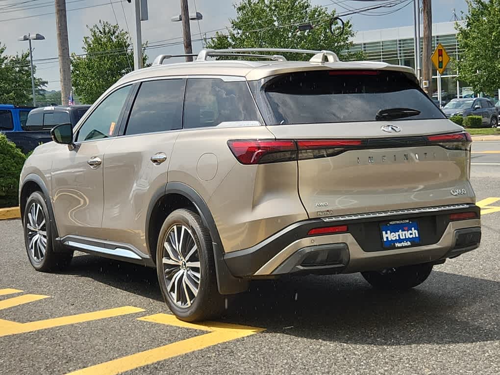 2023 Infiniti QX60 Sensory AWD photo 2