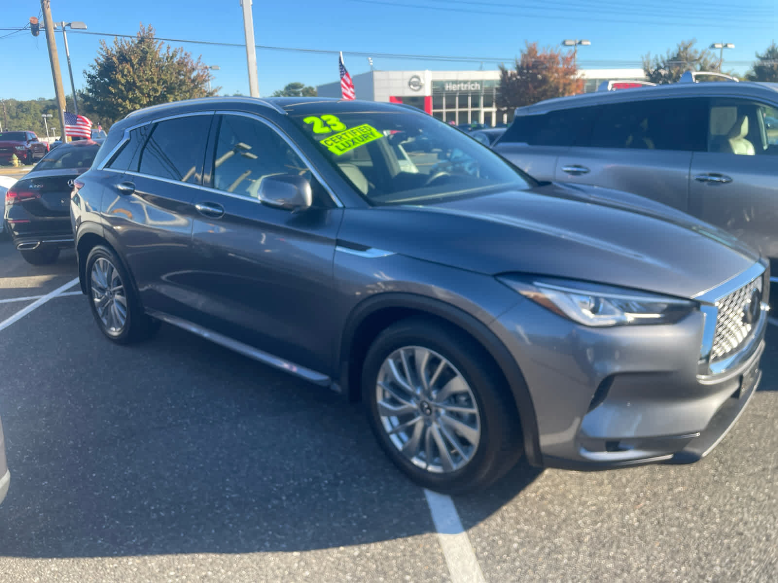 2023 Infiniti QX50 Luxe AWD photo 3